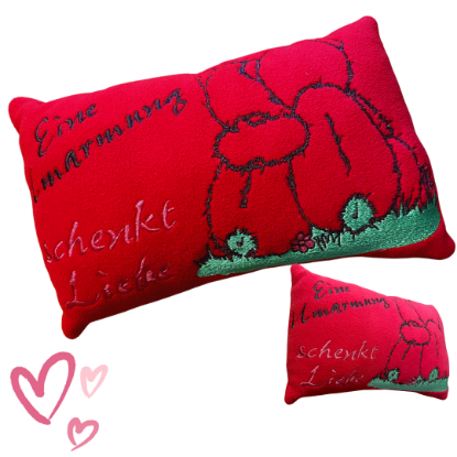 Picture of „Eine Umarmung schenkt Liebe“ – Kissen voller Wärme und Geborgenheit