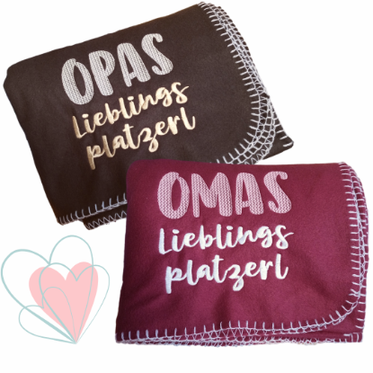 Zeige Details für Kuscheldecken „OMAS/OPAS Lieblingsplatzerl“ – Wärme, die von Herzen kommt Bild von Kuscheldecken „OMAS/OPAS Lieblingsplatzerl“ – Wärme, die von Herzen kommt